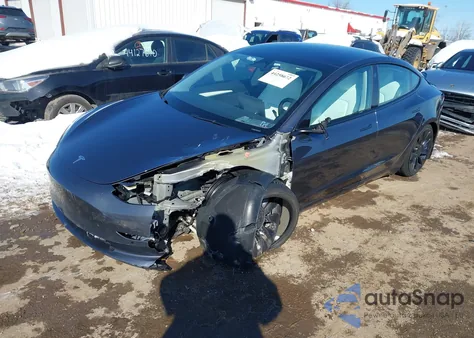 2022 Tesla Model 3 Performance Dual Motor All-Wheel Drive z USA, uszkodzony, nr VIN 5YJ3E1EC1NF261525